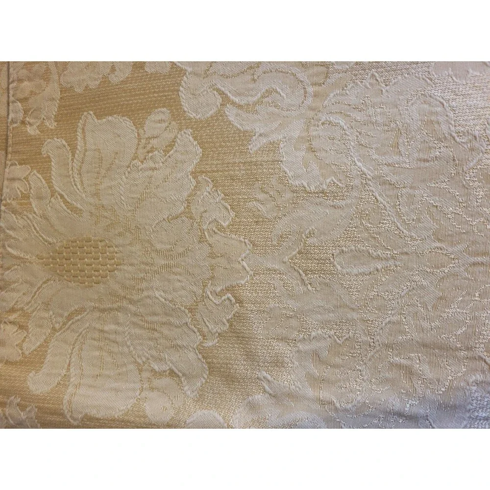 Wedgwood Gold Damask Jacquard Linen Lot 10 (5) 18x18 Napkins (5) 17x12 Placemats
